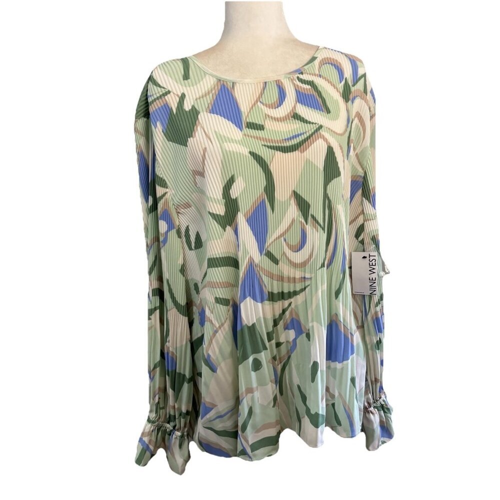 Nine West Women's Long Flutter Sleeve Pastel Pleated Blouse. Size 2X